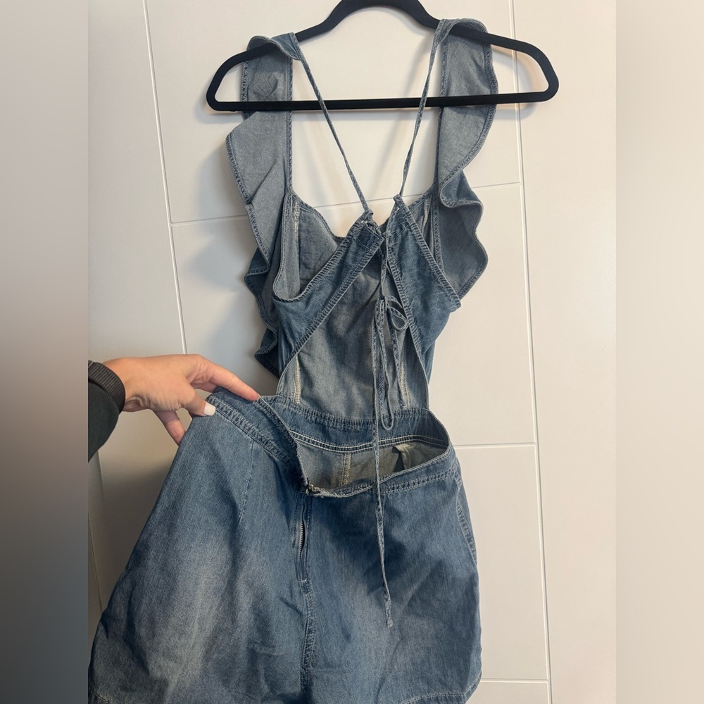Denim Ruffle romper - Picture 5 of 7